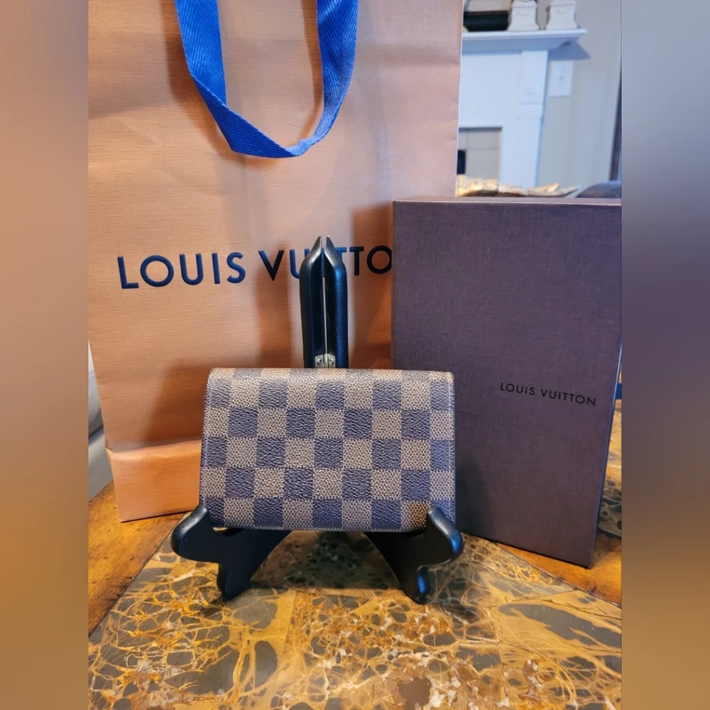 Louis Vuitton damier ebene wallet. - Picture 2 of 7